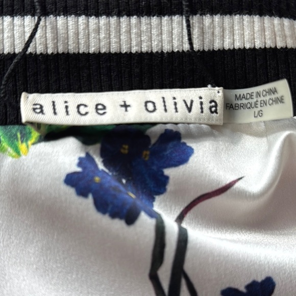 Alice and Olivia reversible silk bomber jacket. Silk. Size L - Picture 6 of 6